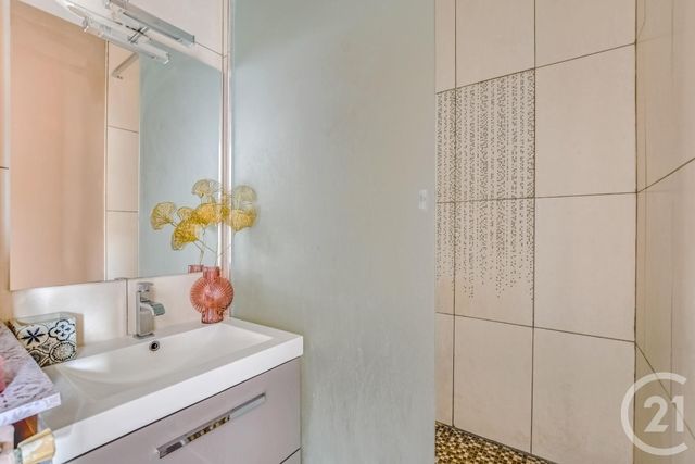 Appartement F2 à vendre - 2 pièces - 36.0 m2 - PARIS - 75020 - ILE-DE-FRANCE - Century 21 Saint-Fargeau