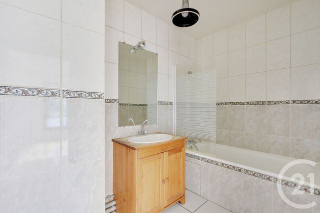 Appartement F3 à vendre - 3 pièces - 68.0 m2 - PARIS - 75020 - ILE-DE-FRANCE - Century 21 Saint-Fargeau