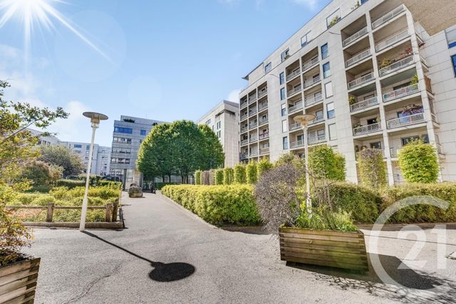 Appartement F3 à vendre - 3 pièces - 77.0 m2 - PARIS - 75020 - ILE-DE-FRANCE - Century 21 Saint-Fargeau