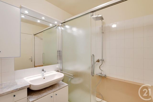 Appartement F3 à vendre - 3 pièces - 77.0 m2 - PARIS - 75020 - ILE-DE-FRANCE - Century 21 Saint-Fargeau