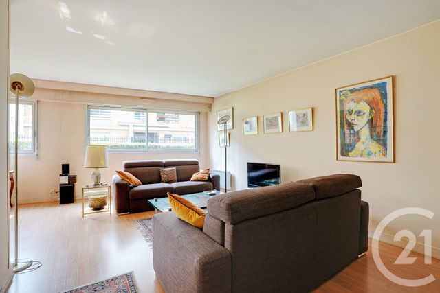 Afficher la photo en grand Appartement F3 à vendre - 3 pièces - 73.42 m2 - PARIS - 75020 - ILE-DE-FRANCE - Century 21 Saint-Fargeau