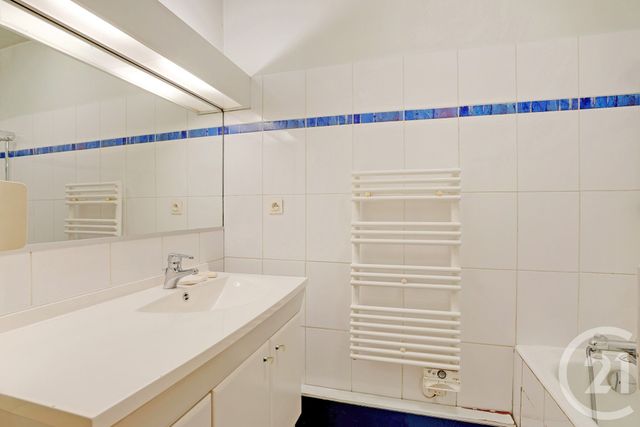 Afficher la photo en grand Appartement F3 à vendre - 3 pièces - 73.42 m2 - PARIS - 75020 - ILE-DE-FRANCE - Century 21 Saint-Fargeau