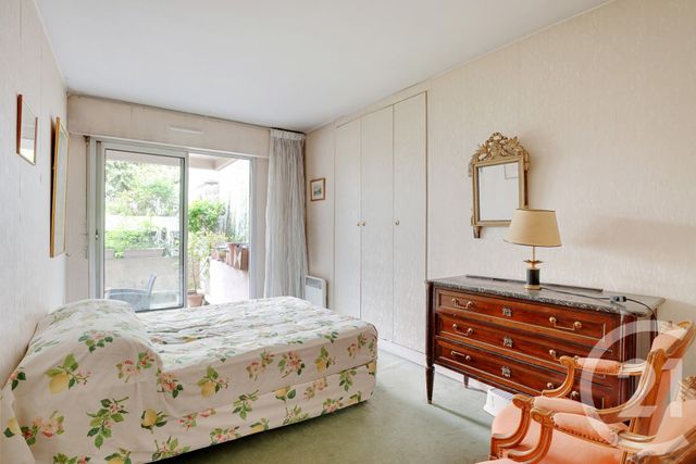 Afficher la photo en grand Appartement F3 à vendre - 3 pièces - 73.42 m2 - PARIS - 75020 - ILE-DE-FRANCE - Century 21 Saint-Fargeau