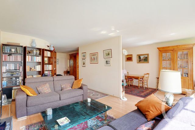 Afficher la photo en grand Appartement F3 à vendre - 3 pièces - 73.42 m2 - PARIS - 75020 - ILE-DE-FRANCE - Century 21 Saint-Fargeau