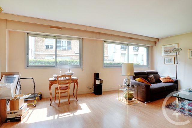 Afficher la photo en grand Appartement F3 à vendre - 3 pièces - 73.42 m2 - PARIS - 75020 - ILE-DE-FRANCE - Century 21 Saint-Fargeau