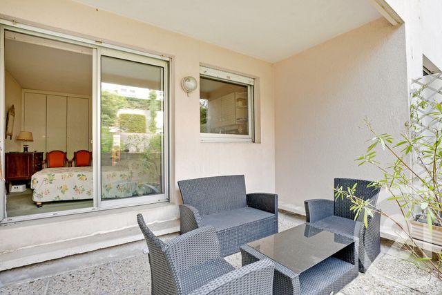 Afficher la photo en grand Appartement F3 à vendre - 3 pièces - 73.42 m2 - PARIS - 75020 - ILE-DE-FRANCE - Century 21 Saint-Fargeau