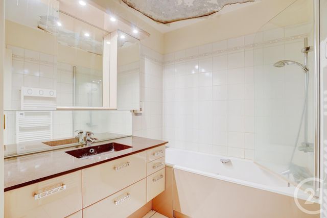 Appartement F3 à vendre - 3 pièces - 80.0 m2 - PARIS - 75019 - ILE-DE-FRANCE - Century 21 Saint-Fargeau